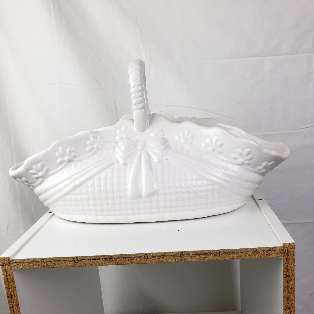 Andrea By Sadak White Embossed Ceramic Basket
